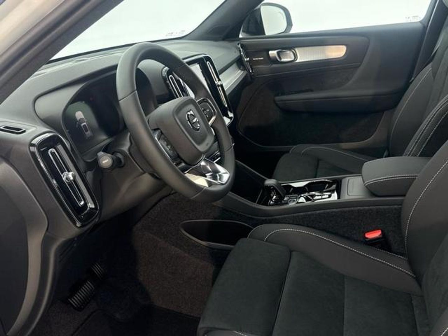 Volvo XC40 B3 G Black Edition+ Auto 120 kW (163 CV)