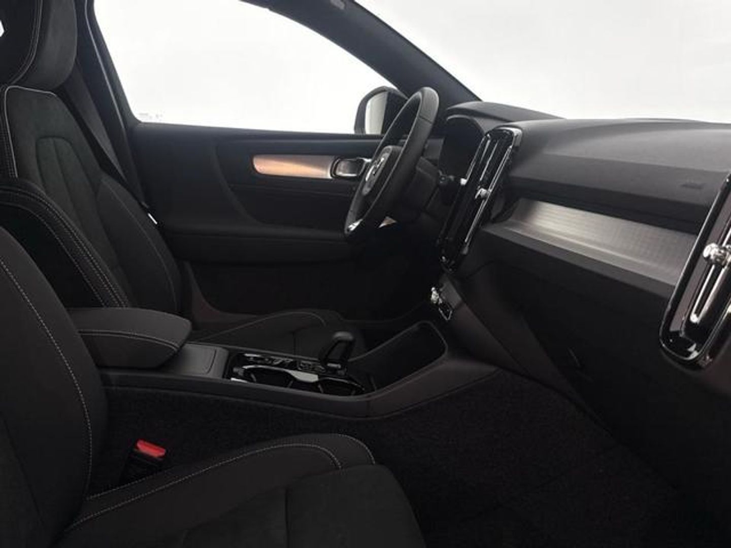 Volvo XC40 B3 G Black Edition+ Auto 120 kW (163 CV)
