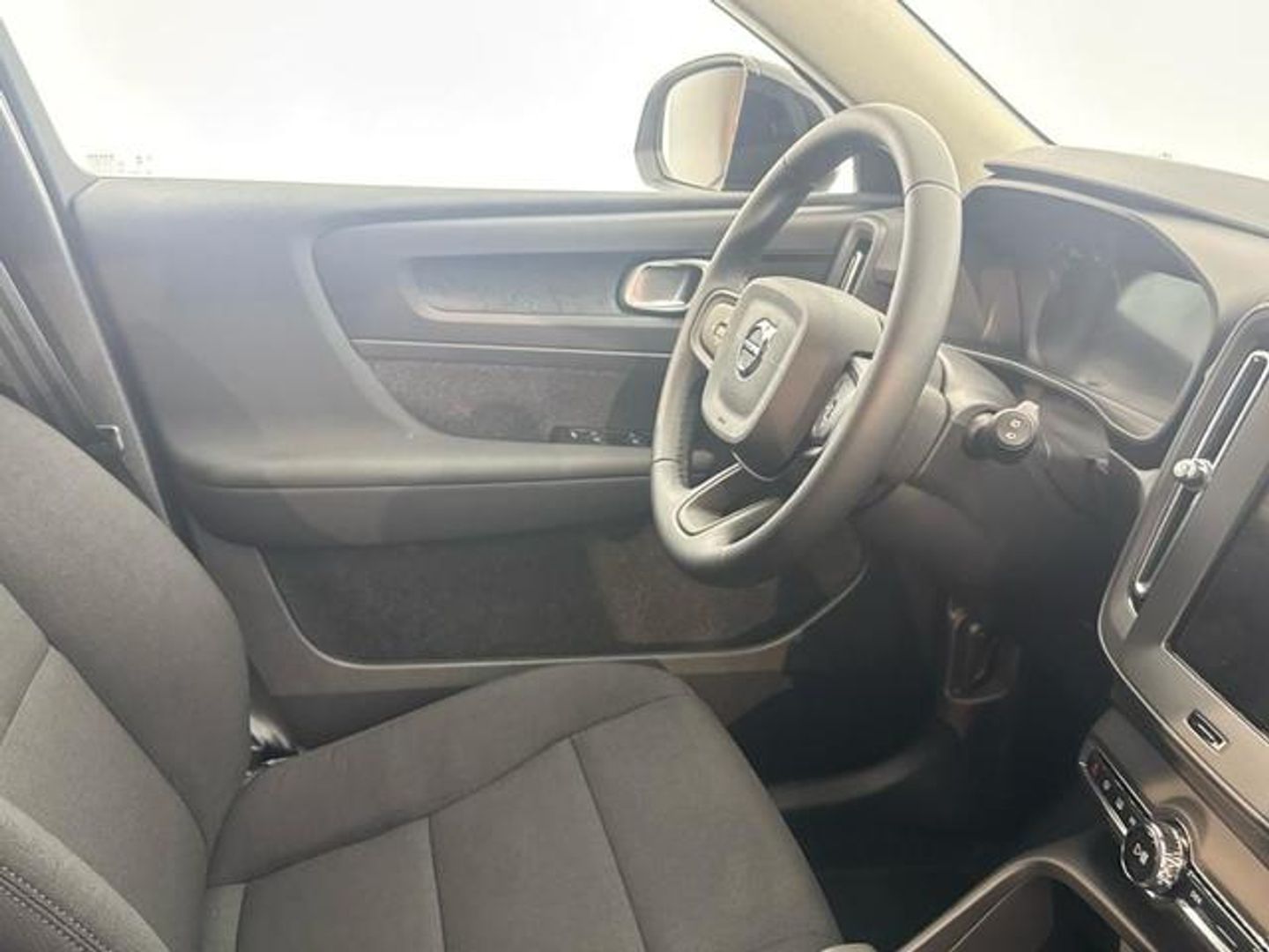 Volvo XC40 B3 G Essential Auto 120 kW (163 CV)