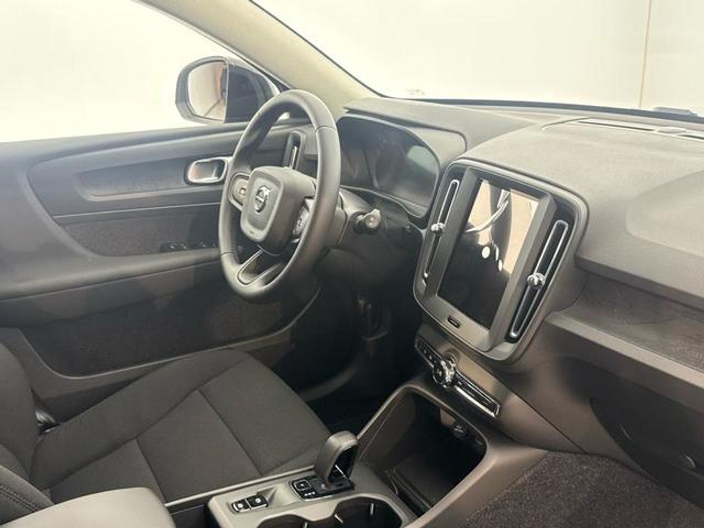 Volvo XC40 B3 G Essential Auto 120 kW (163 CV)