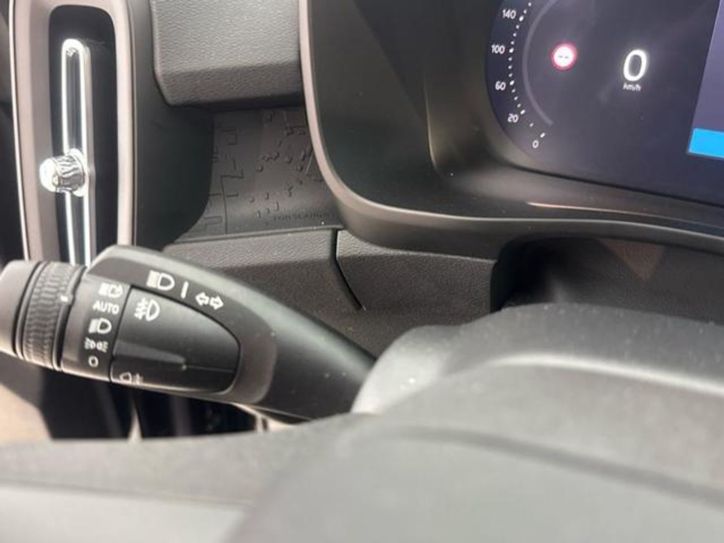 Volvo XC40 B3 G Essential Auto 120 kW (163 CV)