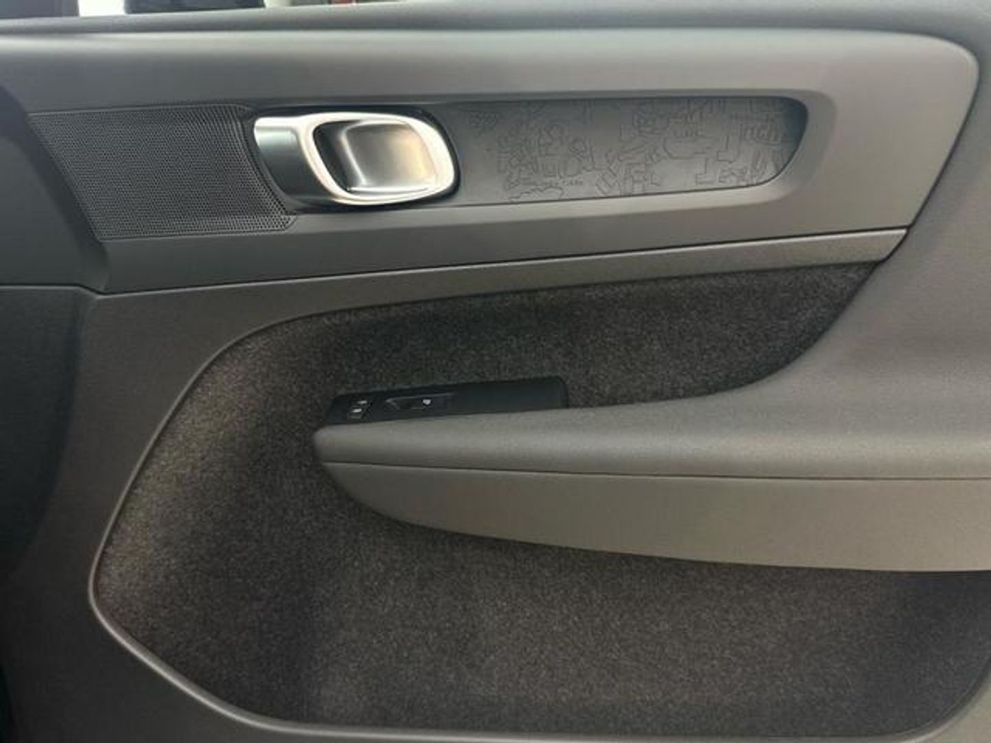 Volvo XC40 B3 G Essential Auto 120 kW (163 CV)