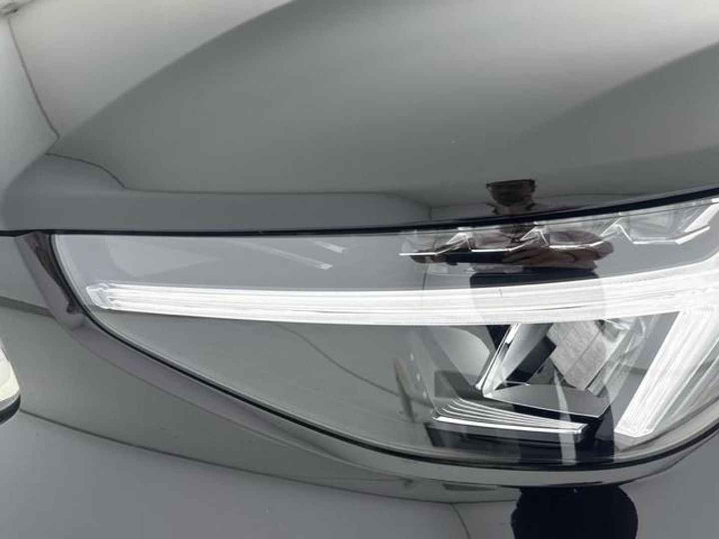 Volvo XC40 B3 G Essential Auto 120 kW (163 CV)