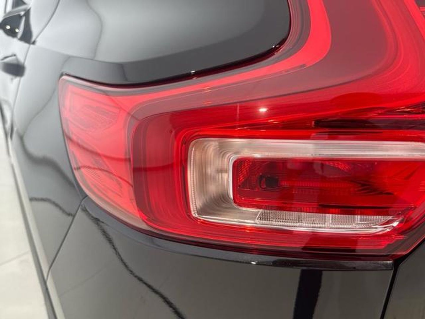 Volvo XC40 B3 G Essential Auto 120 kW (163 CV)