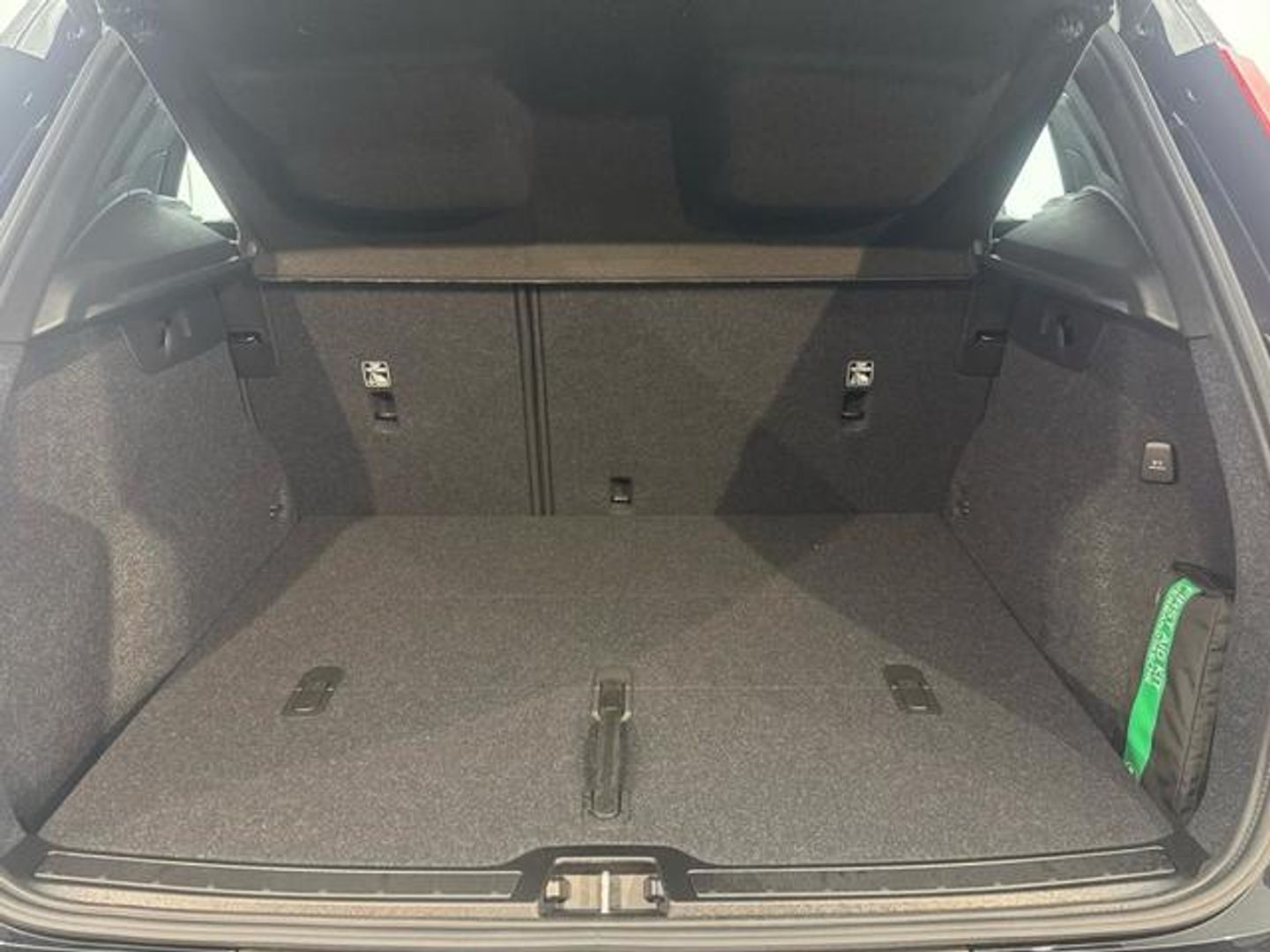 Volvo XC40 B3 G Essential Auto 120 kW (163 CV)