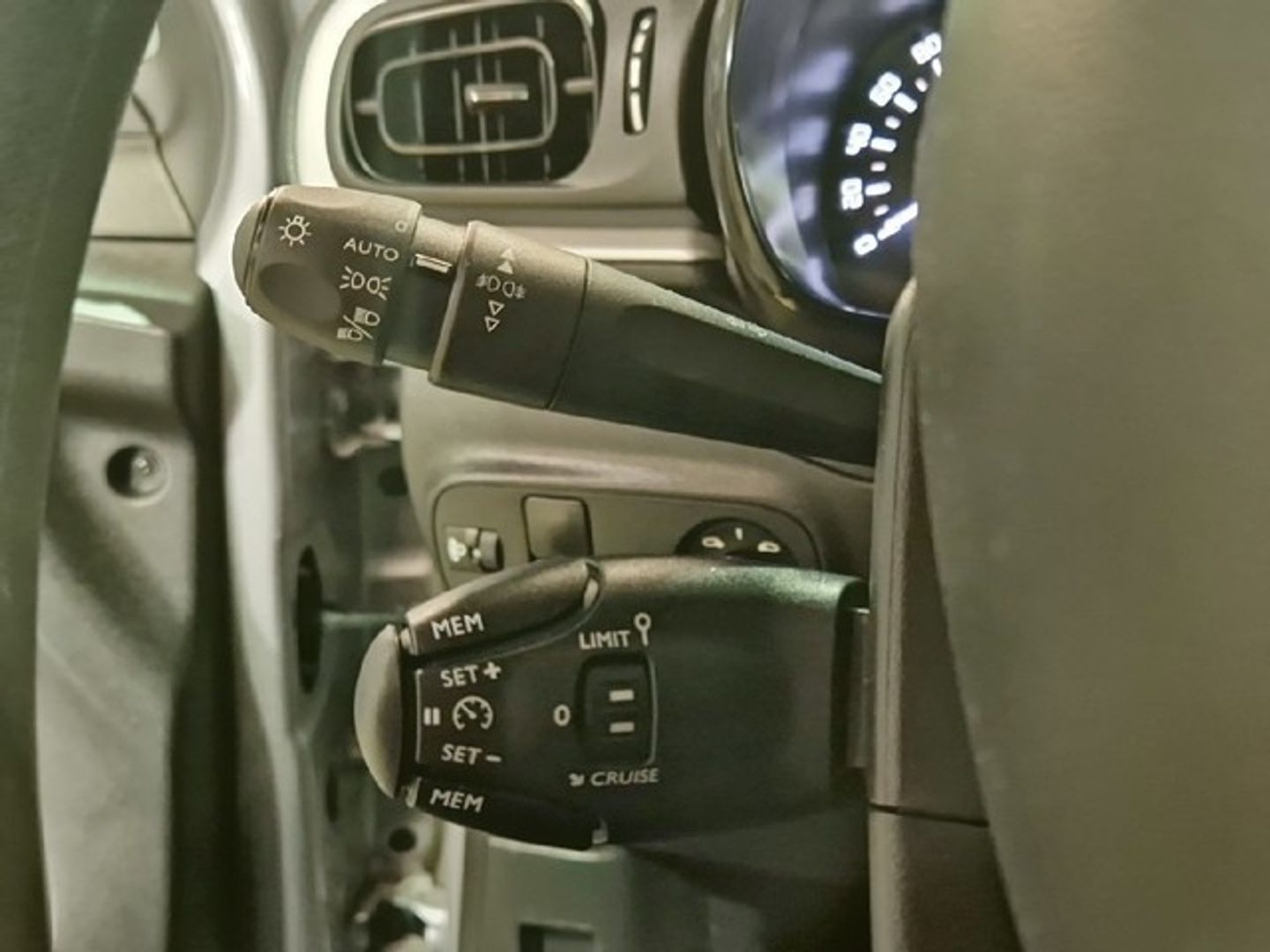 Citroen C3 PureTech 83 Plus 61 kW (83 CV)