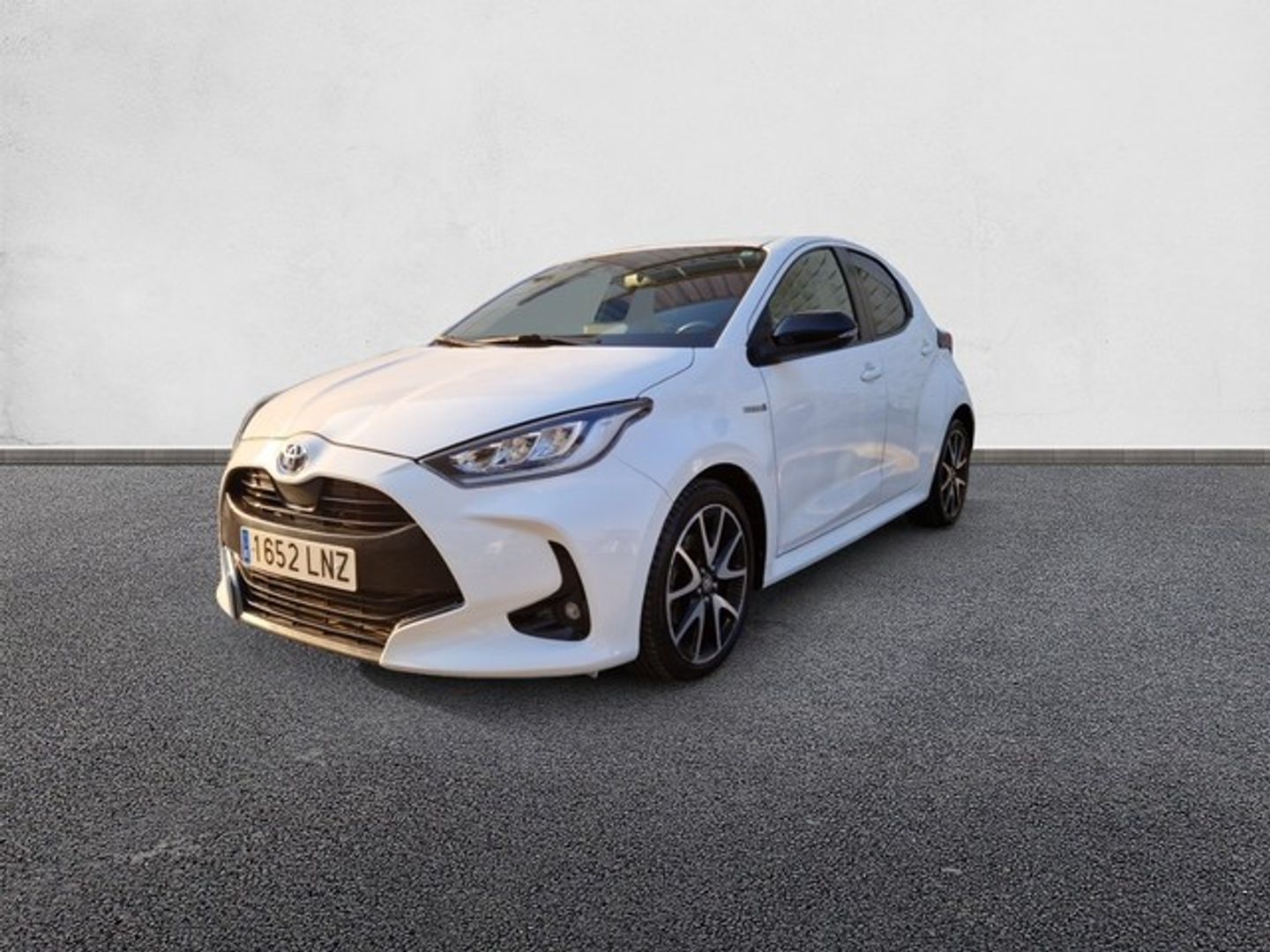 Toyota Yaris 120H Style 85 kW (116 CV) Blanco Compact
