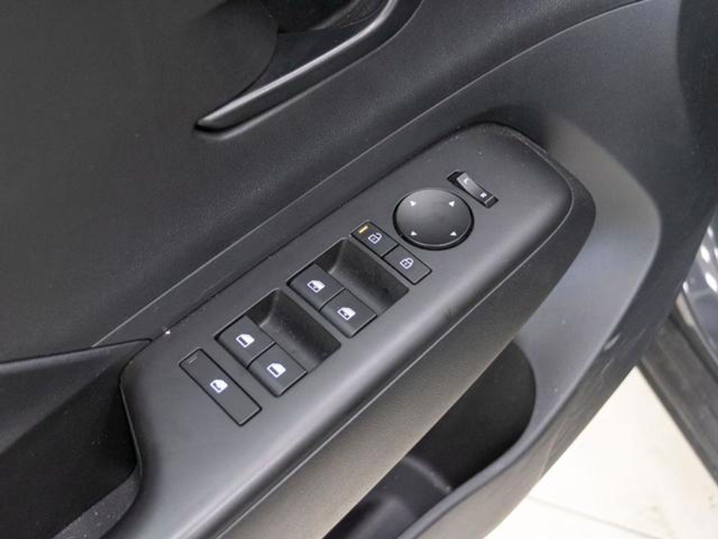 Hyundai Kona 1.6 GDI HEV Maxx DCT 104 kW (141 CV)