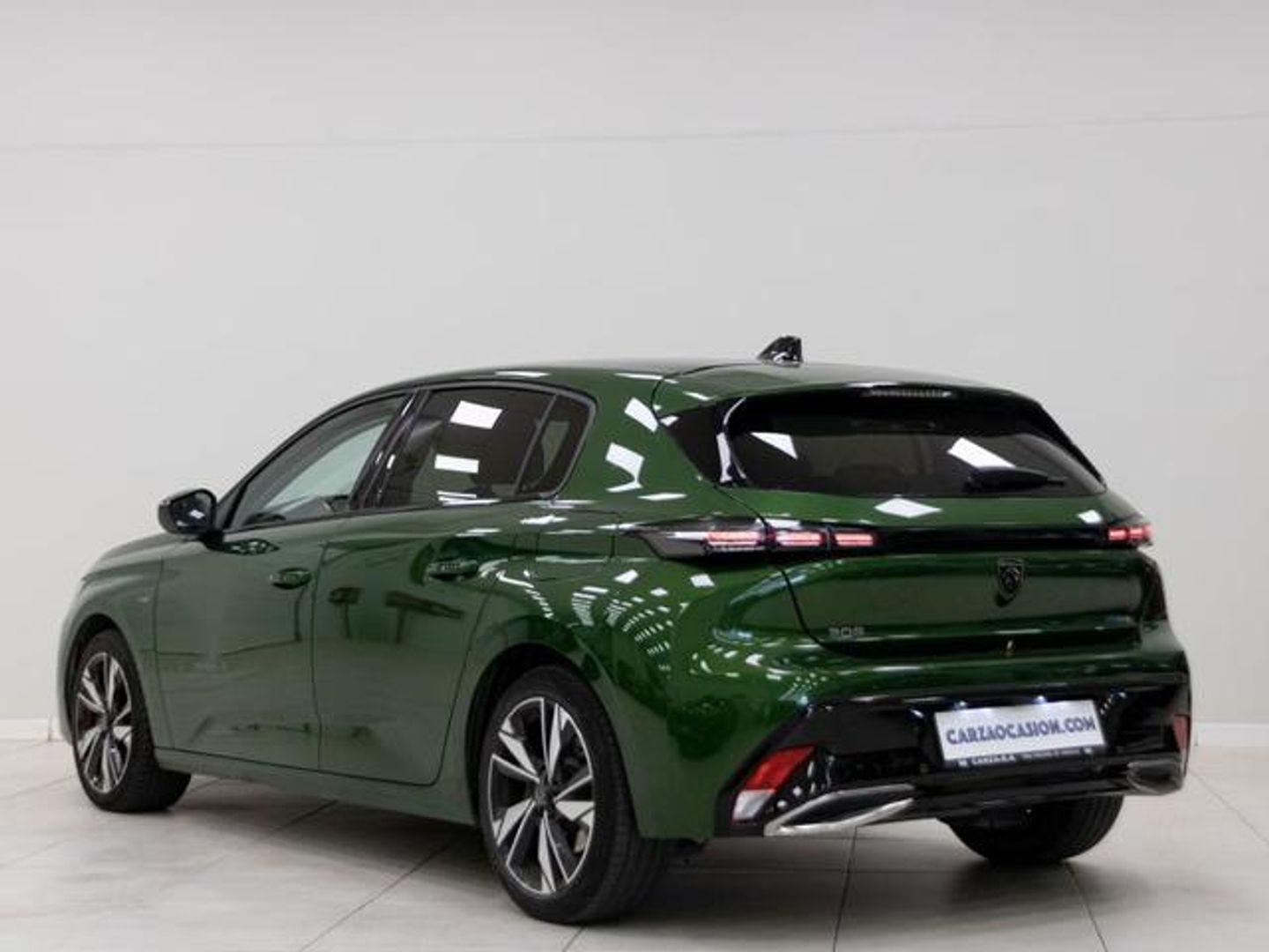 Peugeot 308 Hybrid Allure eEAT8 132 kW (180 CV) Verde Sedan