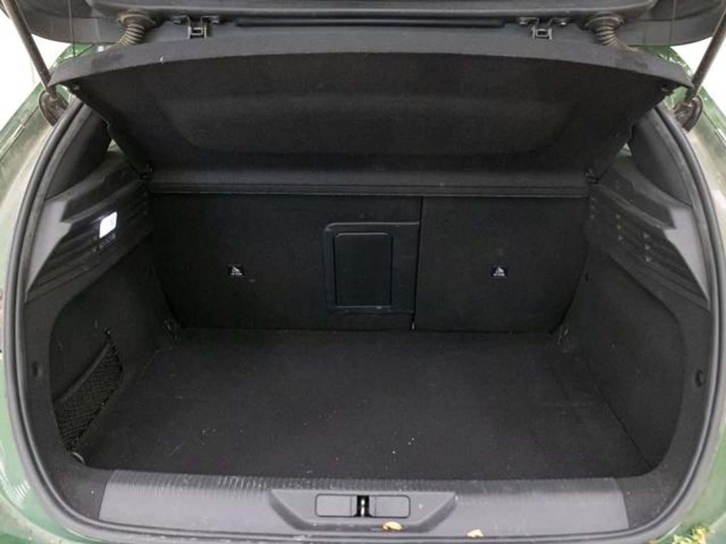 Peugeot 308 Hybrid Allure eEAT8 132 kW (180 CV) Verde Sedan
