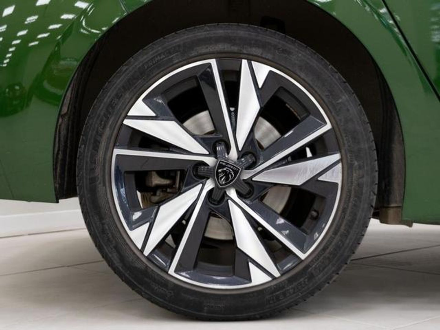 Peugeot 308 Hybrid Allure eEAT8 132 kW (180 CV) Verde Sedan