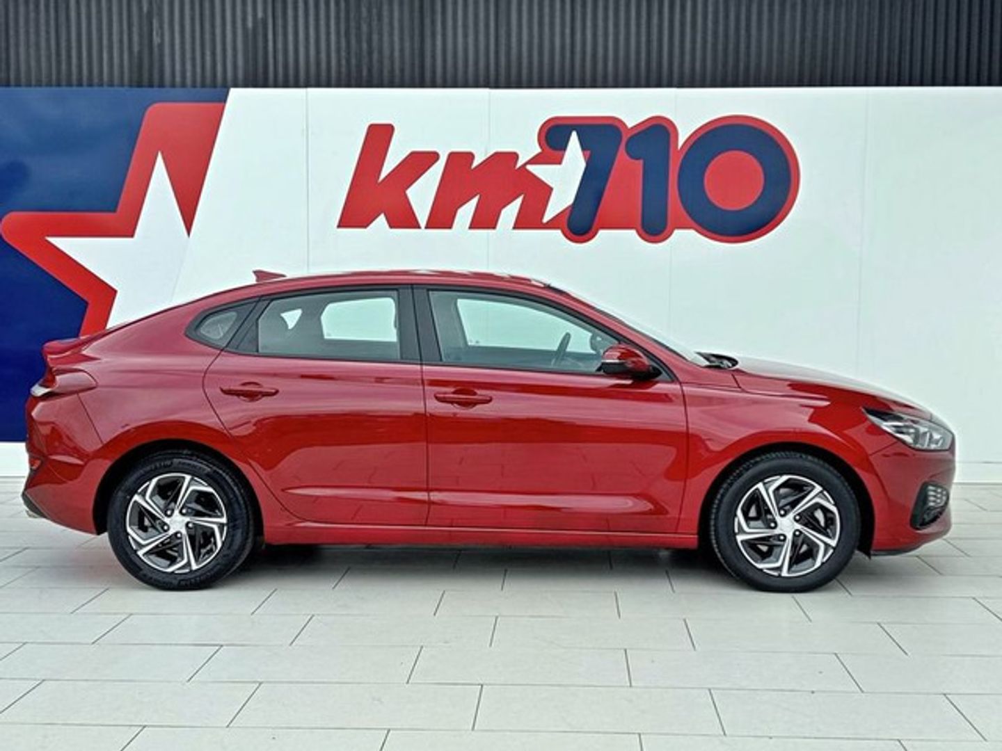 Hyundai i30 Fastback 1.0 TGDI Klass LRR 88 kW (120 CV) Rojo Compact