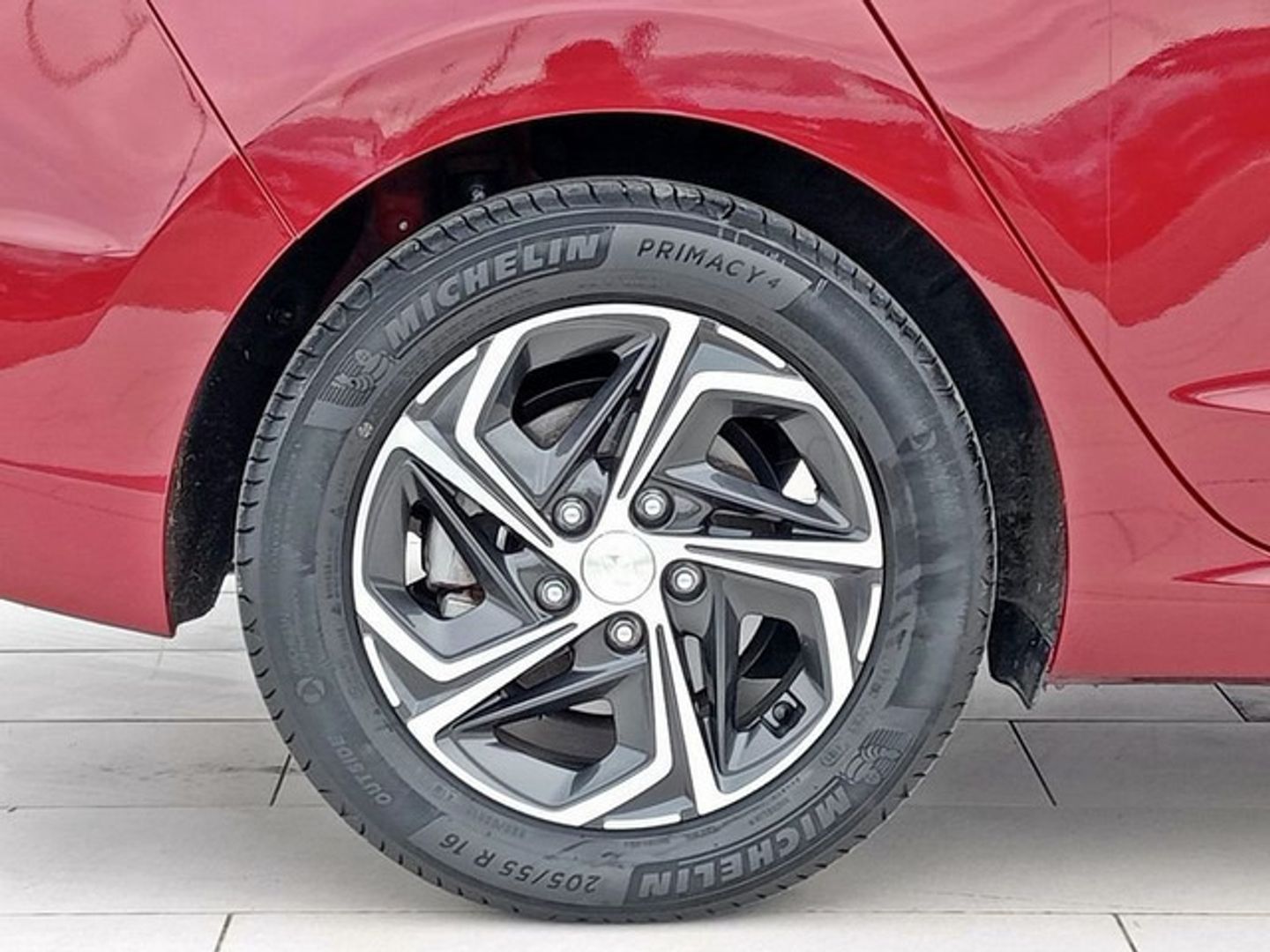 Hyundai i30 Fastback 1.0 TGDI Klass LRR 88 kW (120 CV) Rojo Compact