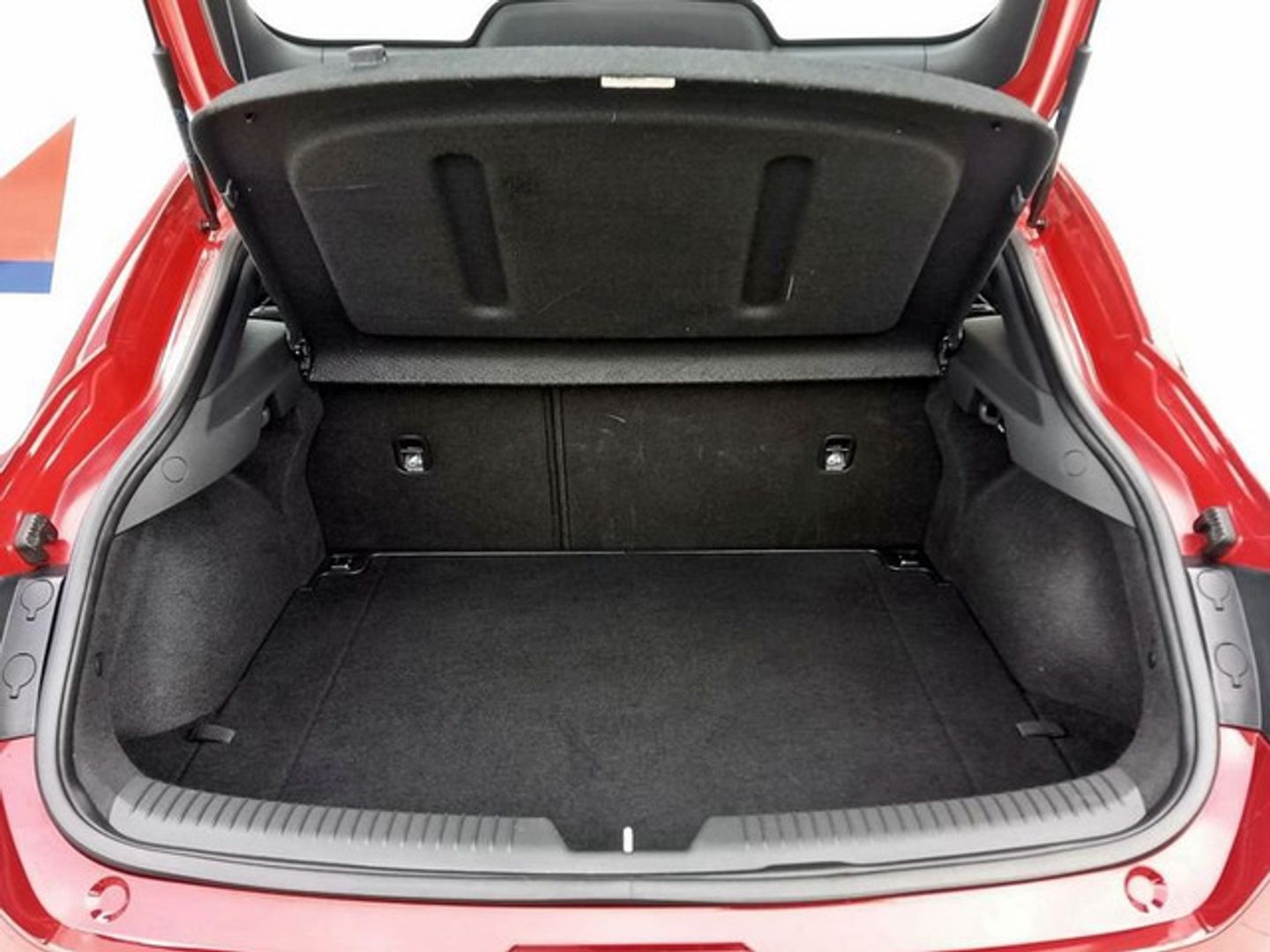 Hyundai i30 Fastback 1.0 TGDI Klass LRR 88 kW (120 CV) Rojo Compact