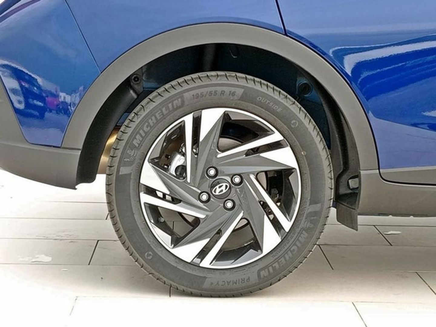 Hyundai Bayon 1.2 MPI Maxx 62 kW (84 CV) Azul All Terrain / Pick-up