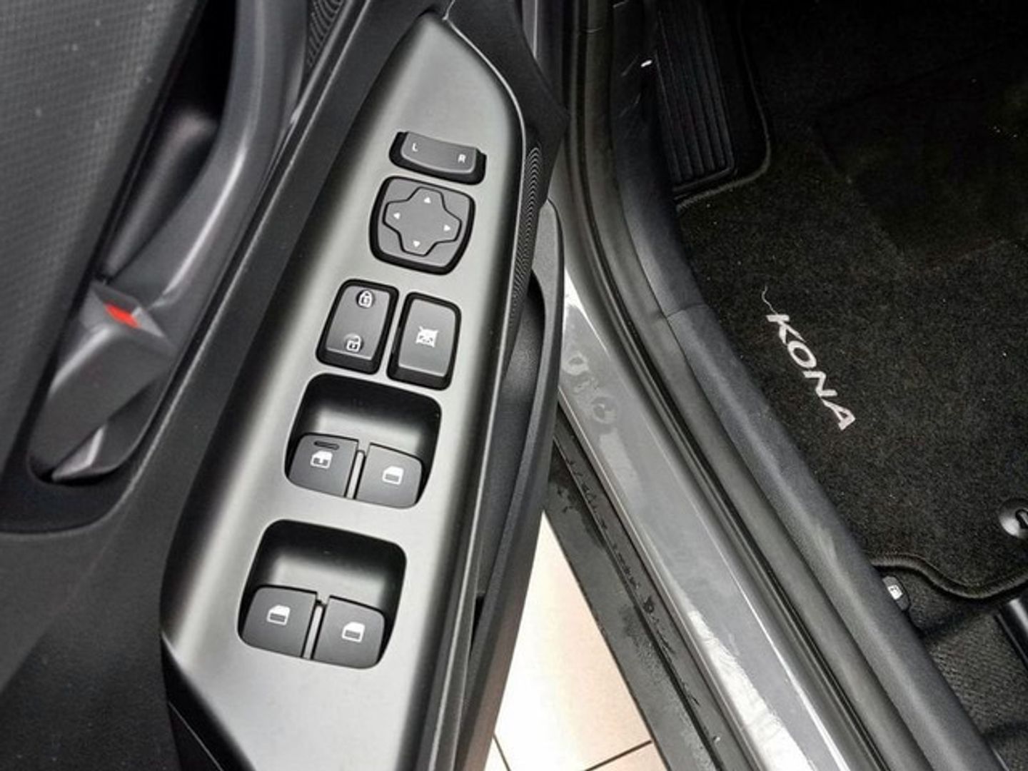 Hyundai Kona 1.0 TGDI Klass 4x2 88 kW (120 CV) Gris All Terrain / Pick-up