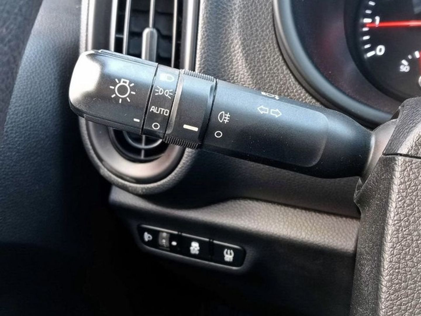 Kia Picanto 1.0 CVVT Concept 49 kW (67 CV) Gris Plata Utilitarian