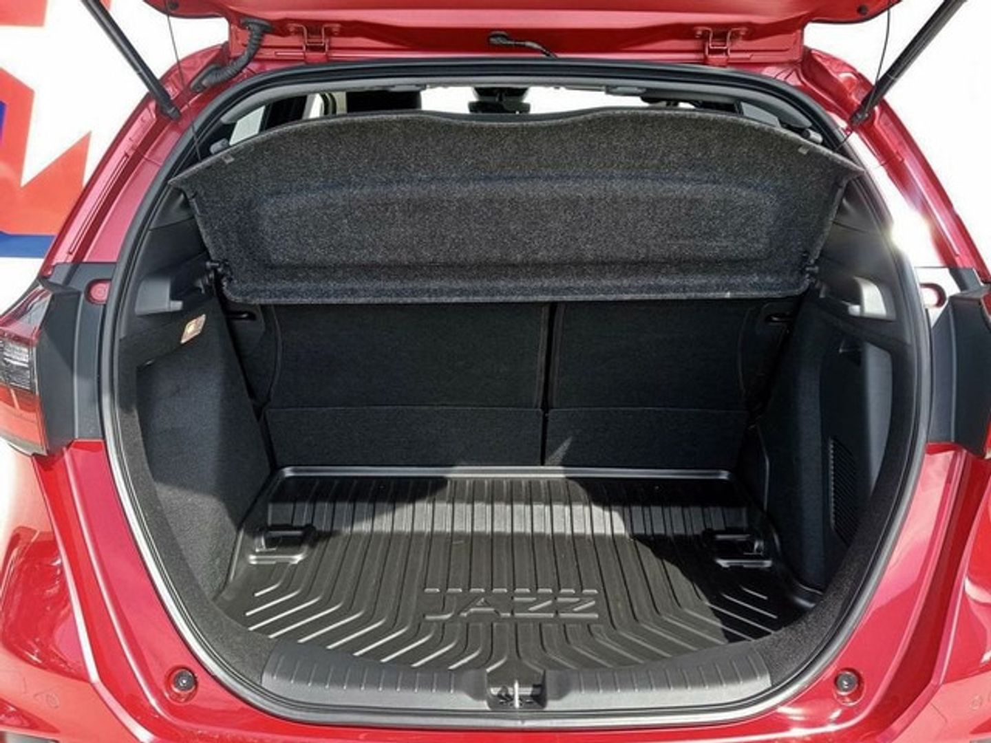 Honda Jazz 1.5 i-MMD Advance 90 kW (122 CV) Rojo Sedan