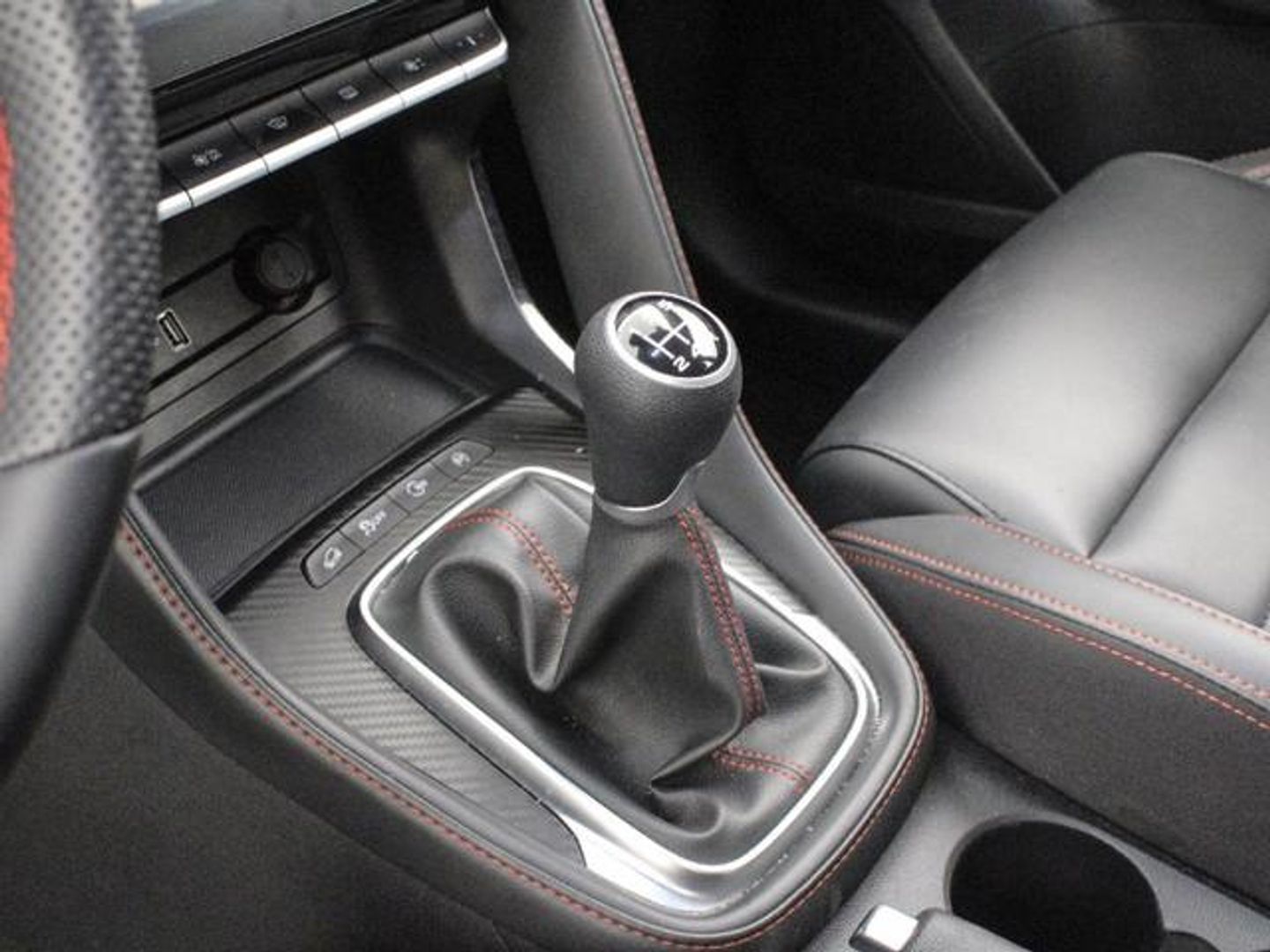 MG ZS 1.5 Luxury 78 kW (106 CV)