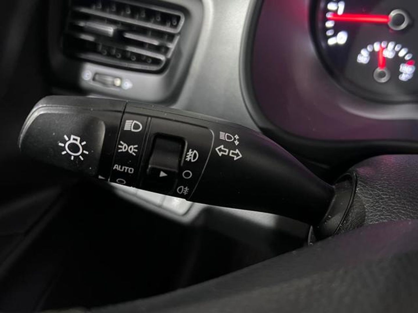Kia Stonic 1.0 T-GDi MHEV MT Concept 74 kW (100 CV)