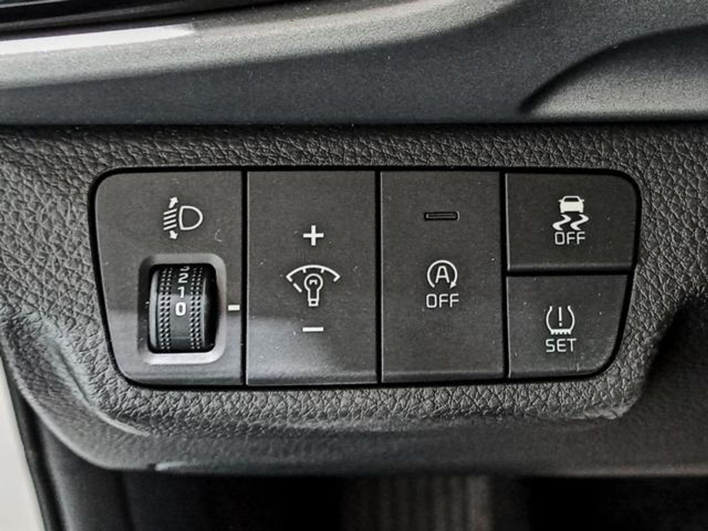 Kia Stonic 1.0 T-GDi MHEV MT Concept 74 kW (100 CV)