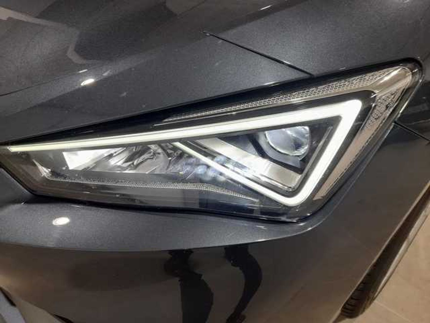 SEAT León 1.0 eTSI S&S FR 25 Aniversario DSG 81 kW (110 CV) Gris Sedan