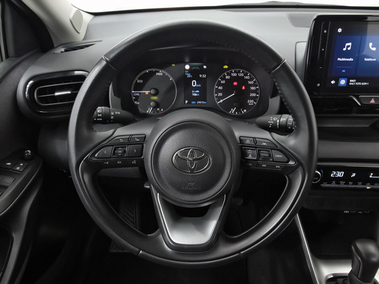 Toyota Yaris 120H Active Plus 85 kW (116 CV) Gris Sedan
