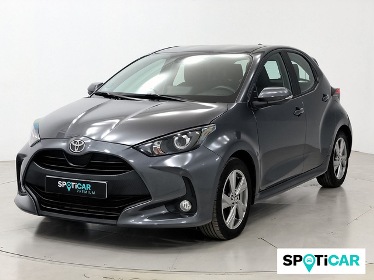 Toyota Yaris 120H Active Plus 85 kW (116 CV) Gris Sedan