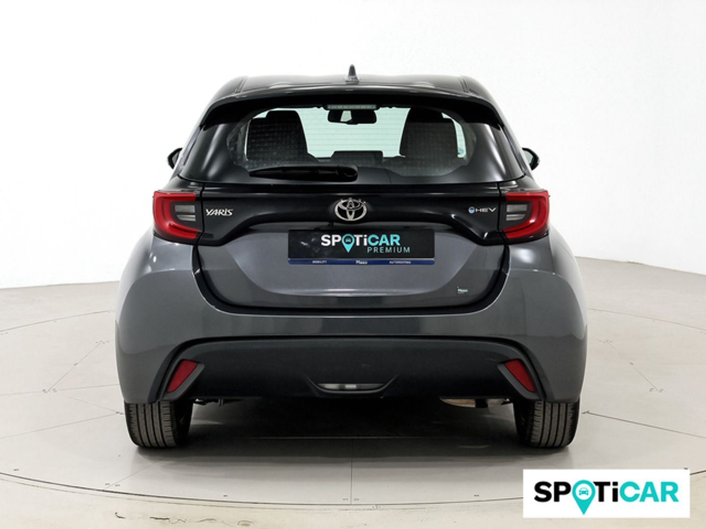 Toyota Yaris 120H Active Plus 85 kW (116 CV) Gris Sedan