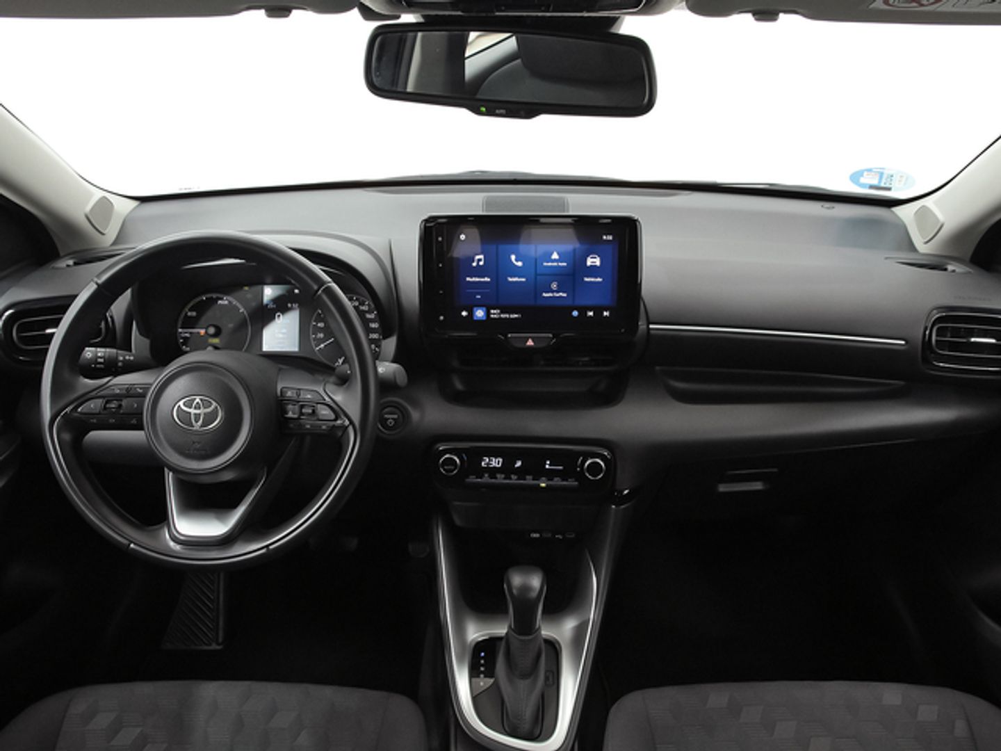 Toyota Yaris 120H Active Plus 85 kW (116 CV) Gris Sedan