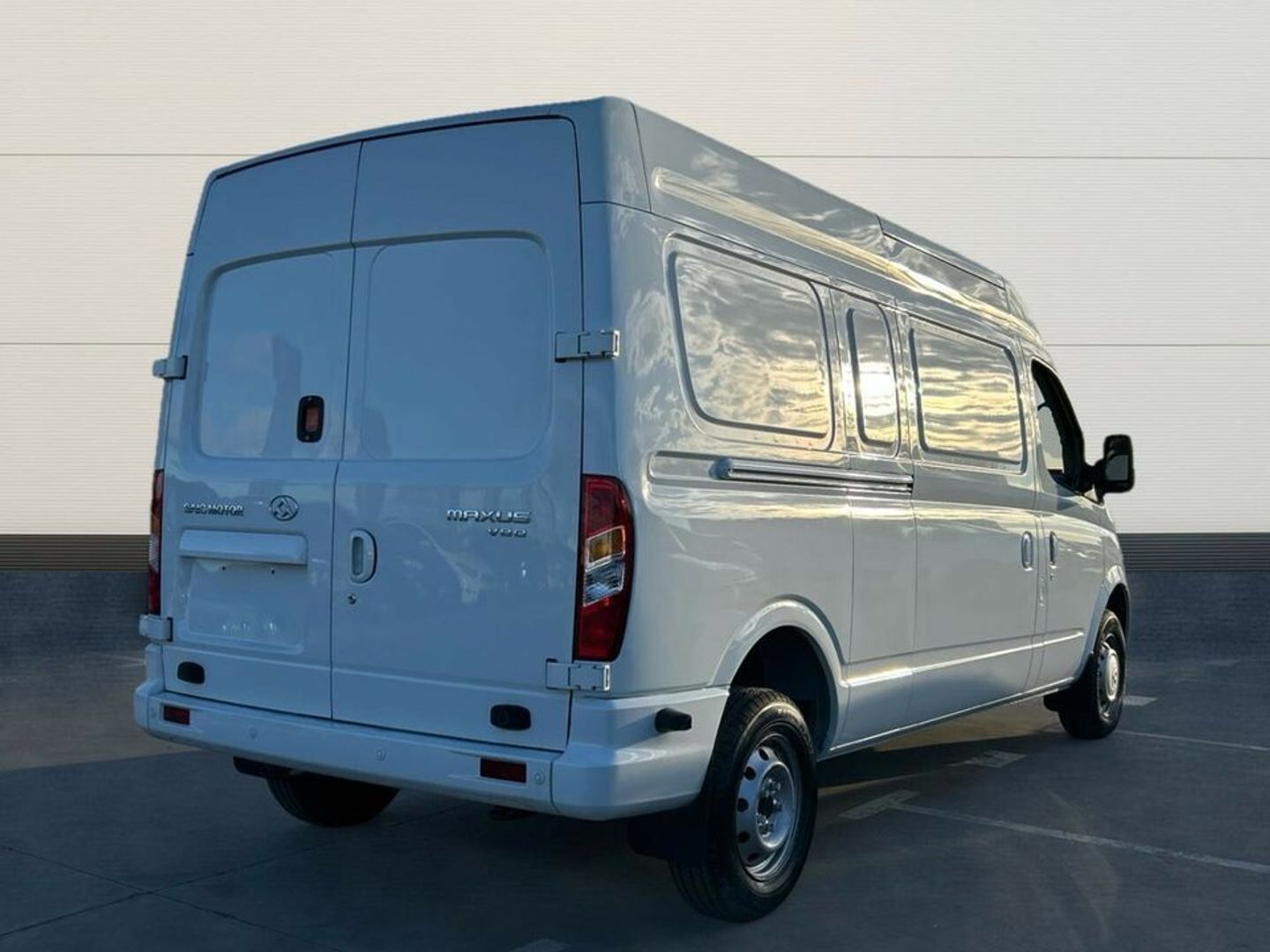 MAXUS V80 2.5 dCi L2 H2 98 kW (133 CV) Blanco Industrial