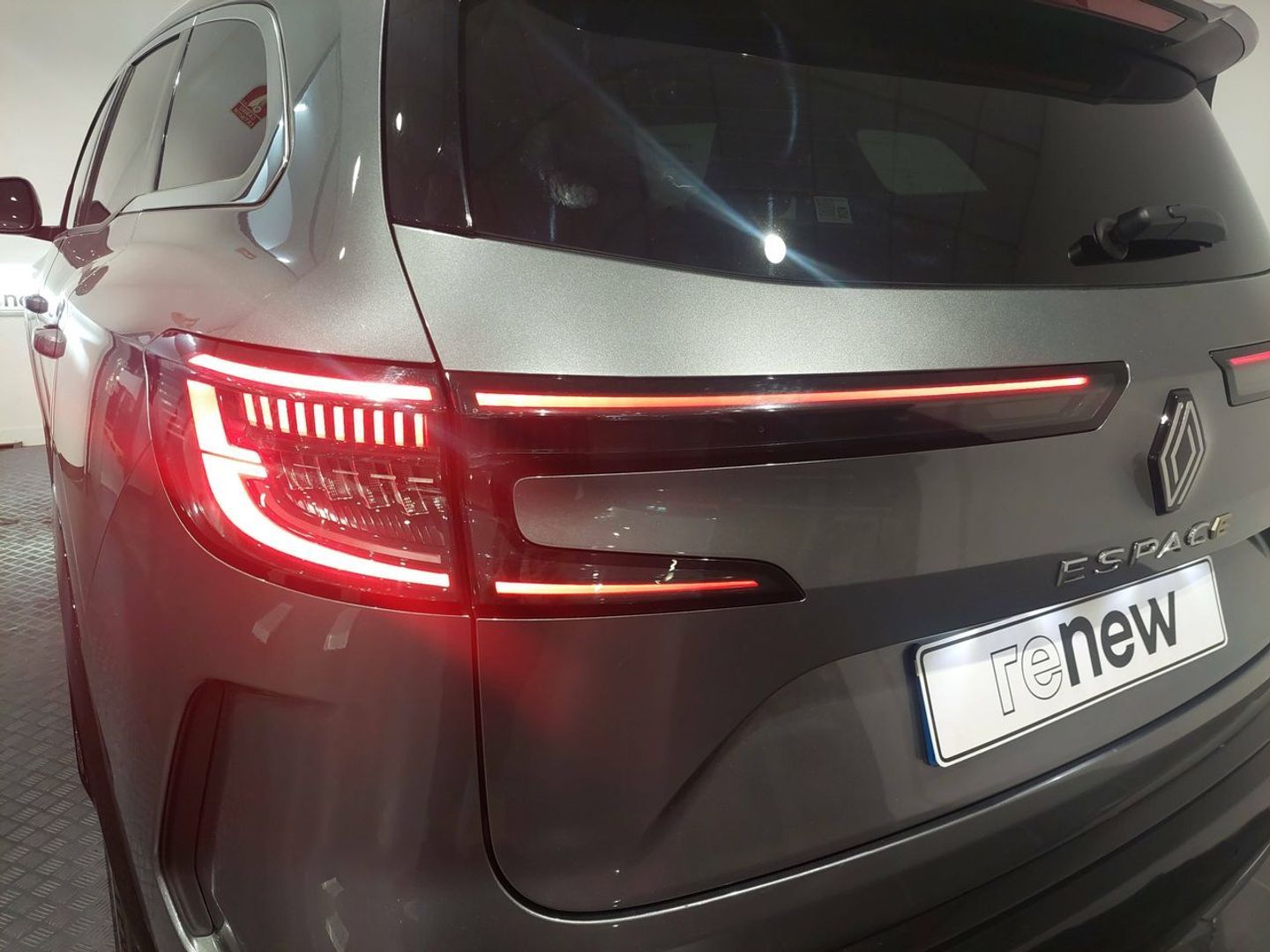 Renault Espace Techno E-Tech full hybrid 147 kW (200 CV)
