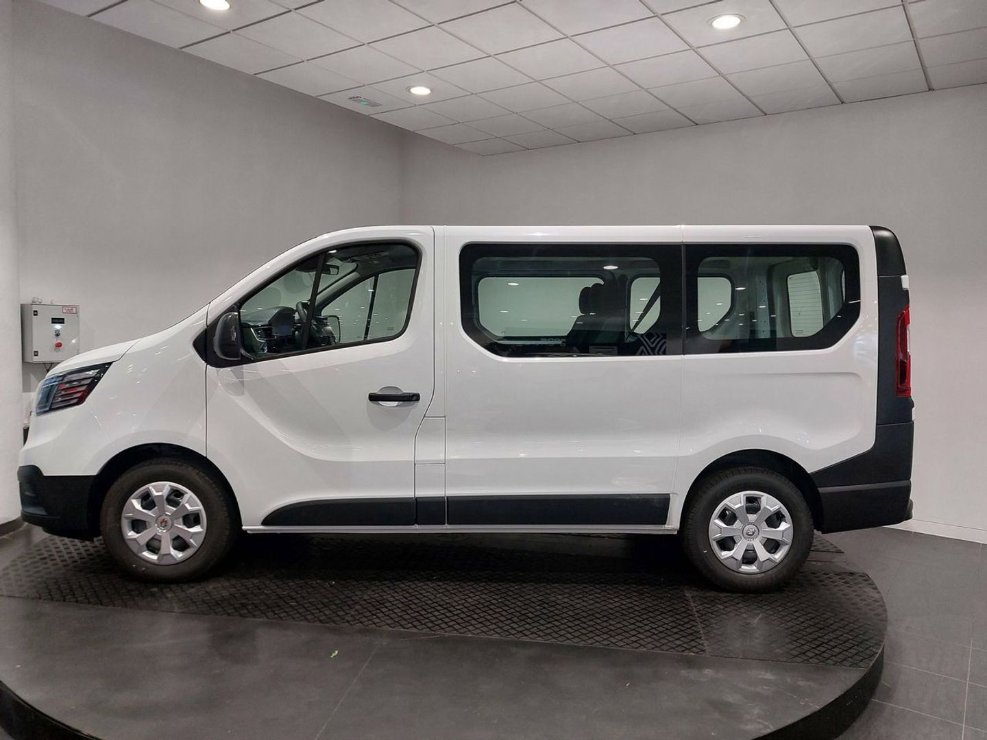 Renault Trafic Authentic Energy Blue dCi 81 kW (110 CV)
