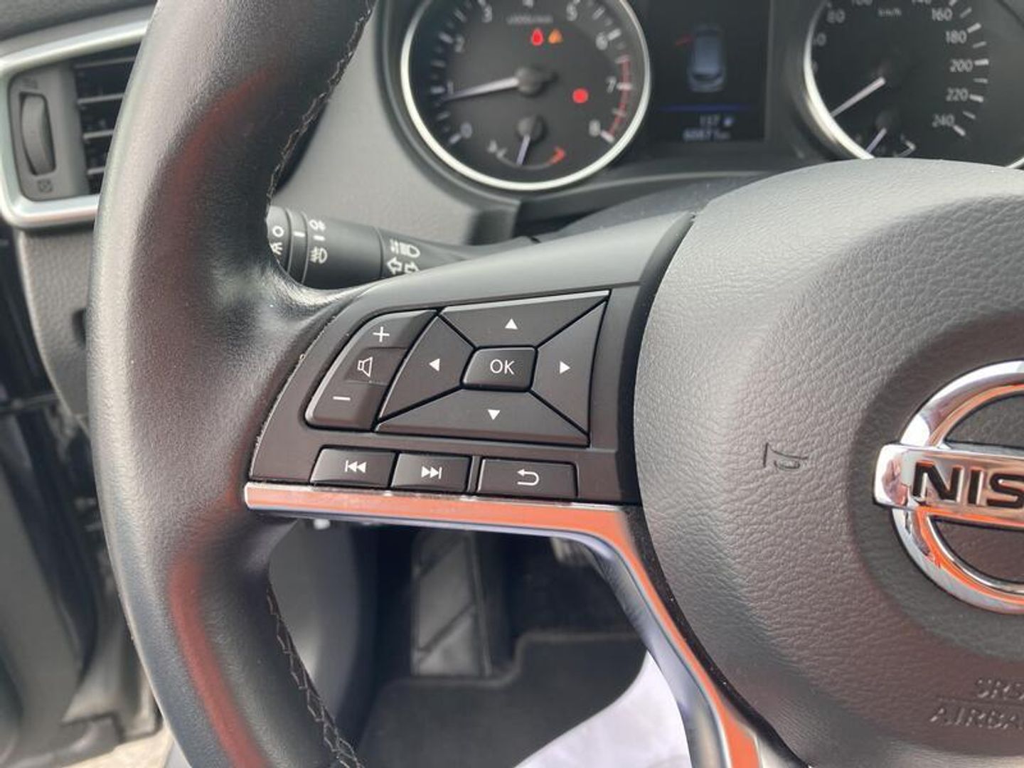 Nissan Qashqai DIG-T 140 Acenta 4x2 103 kW (140 CV) Gris SUV