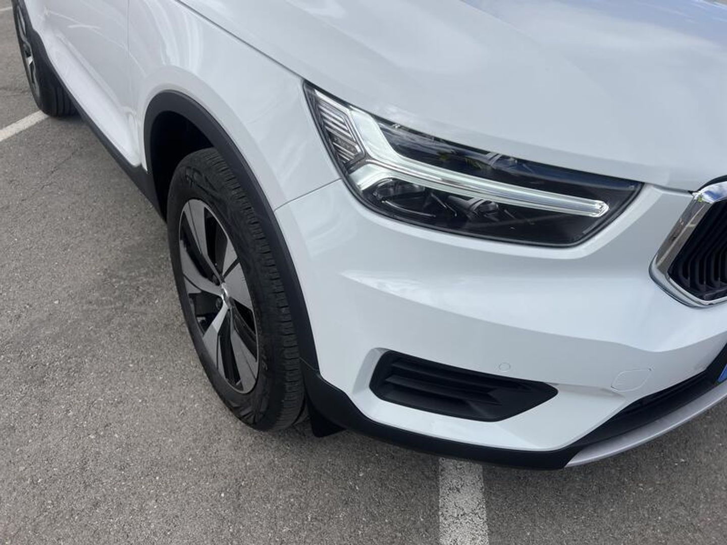 Volvo XC40 T2 Momentum Pro 95 kW (129 CV) Blanco All Terrain / Pick-up