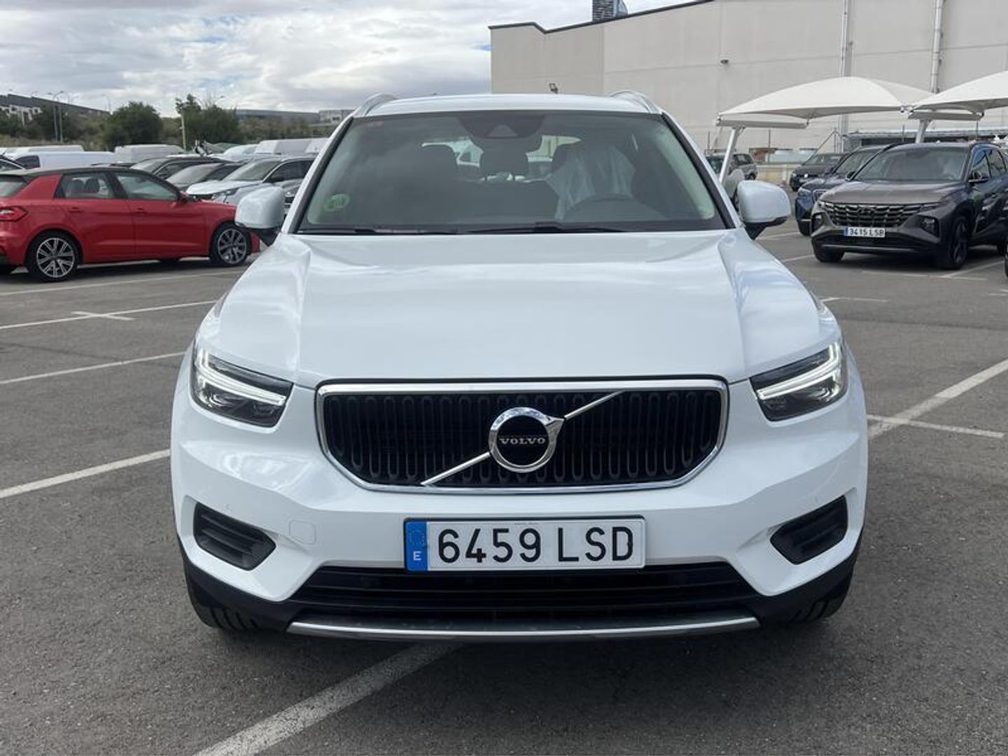 Volvo XC40 T2 Momentum Pro 95 kW (129 CV) Blanco All Terrain / Pick-up