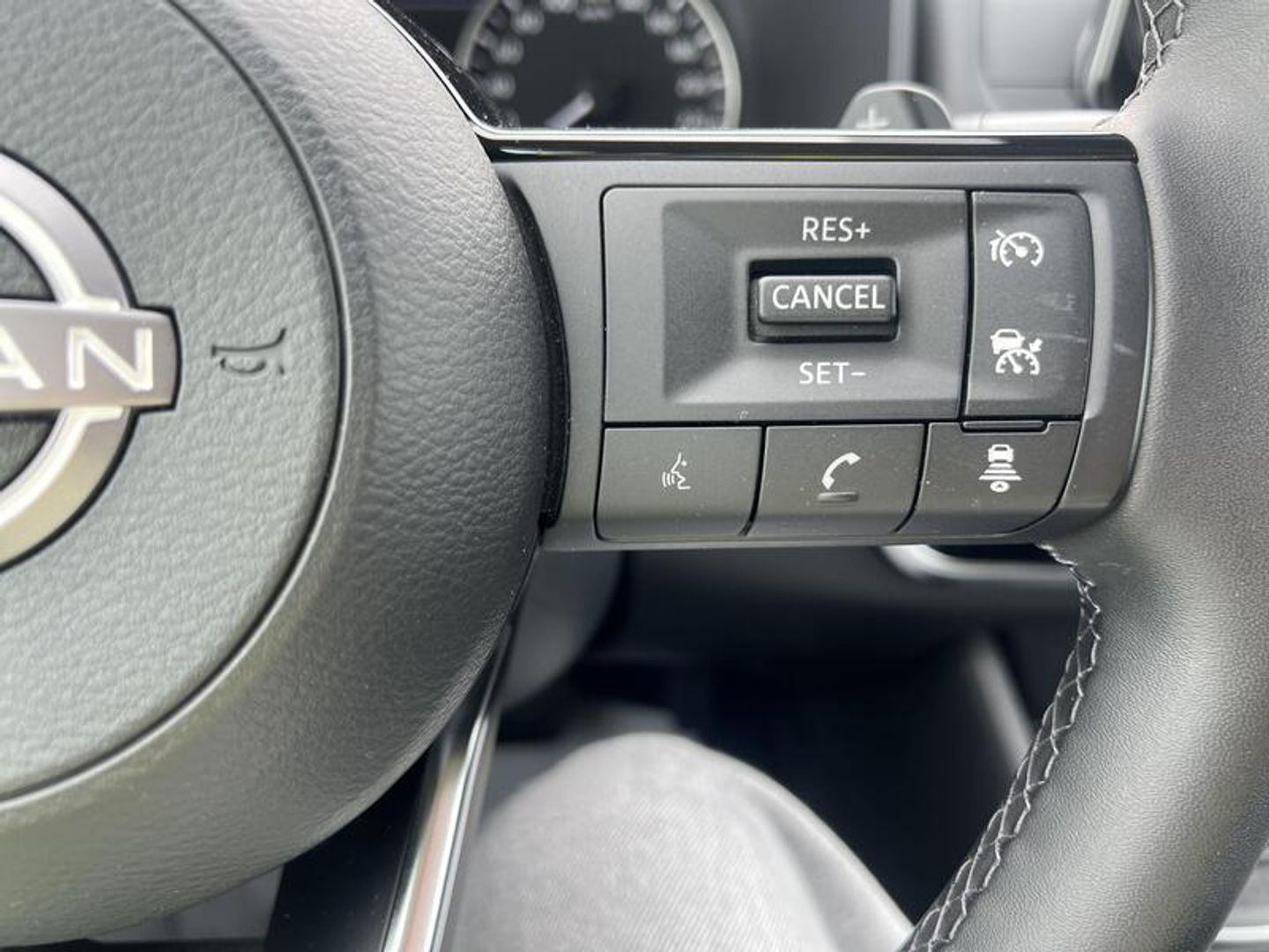Nissan Qashqai DIG-T 158 mHEV Acenta Xtronic 116 kW (158 CV) Gris SUV