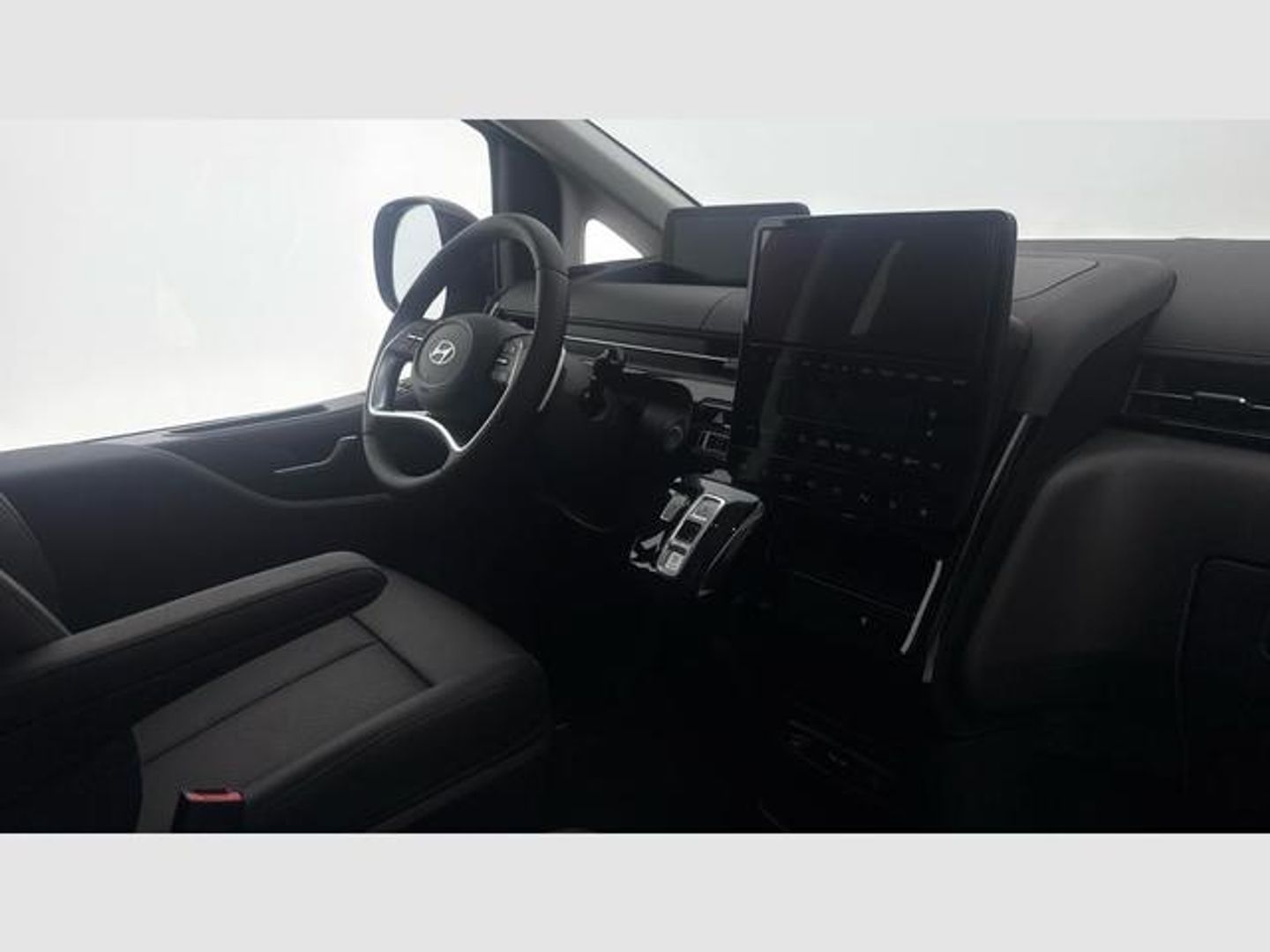Hyundai Staria 1.6 HEV Style 4x2 9S 6AT 167 kW (225 CV) Negro Minivan
