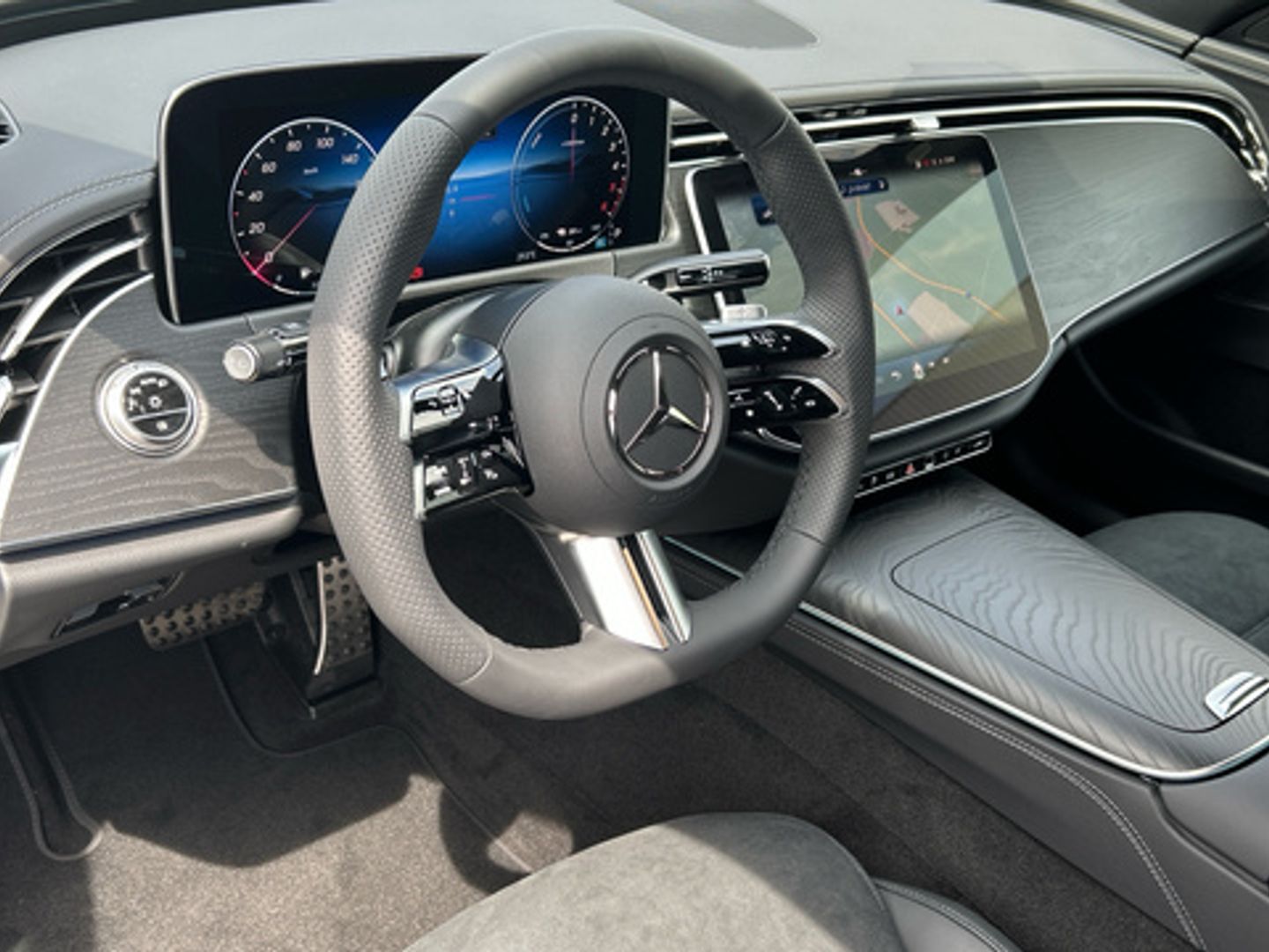 Mercedes-Benz Clase E 300 de con tecnología hibrida EQ 230 kW (313 CV) Gris Plata Sedan