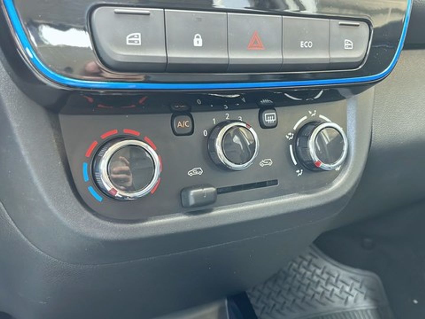Dacia Spring Comfort Electric 33 kW (45 CV) Blanco Sedan