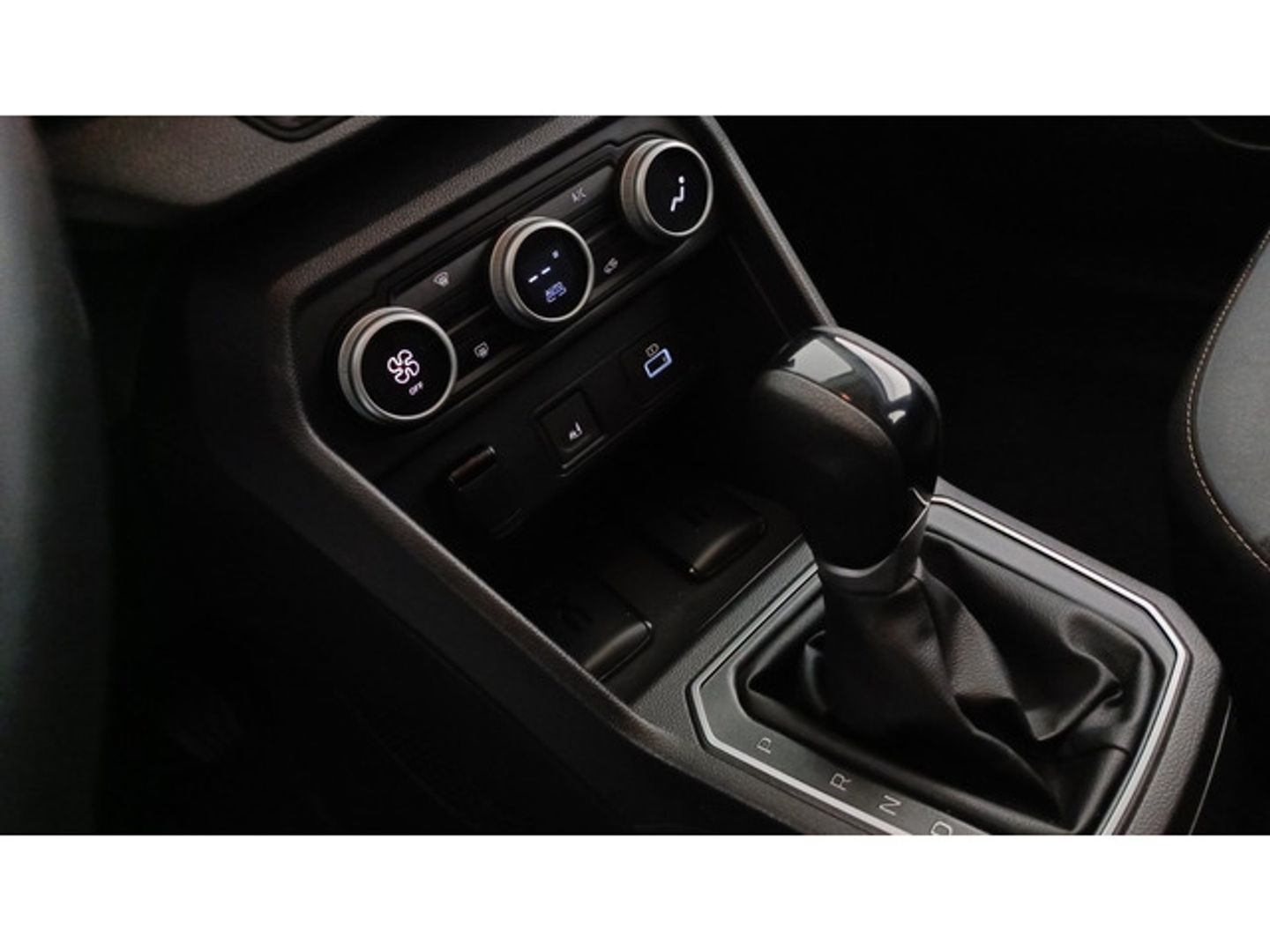 Dacia Jogger Extreme Hybrid 104 kW (140 CV) 7 Plazas Gris Familiar