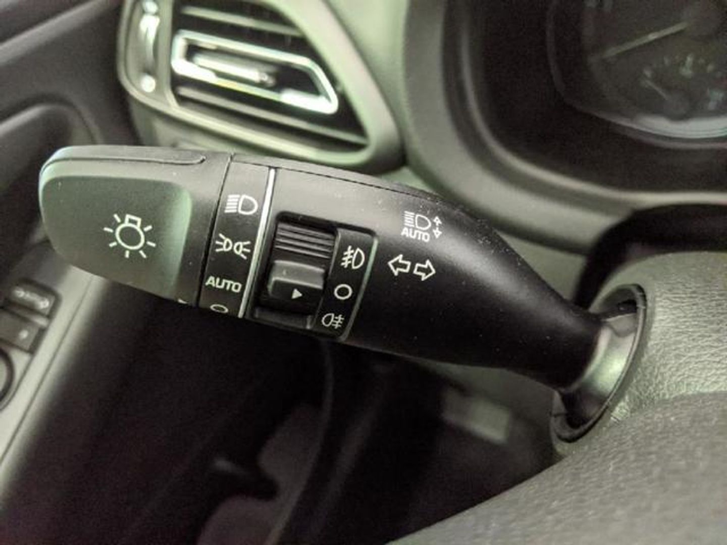 Hyundai i30 1.5 DPI Klass SLX 81 kW (110 CV) Negro Sedan