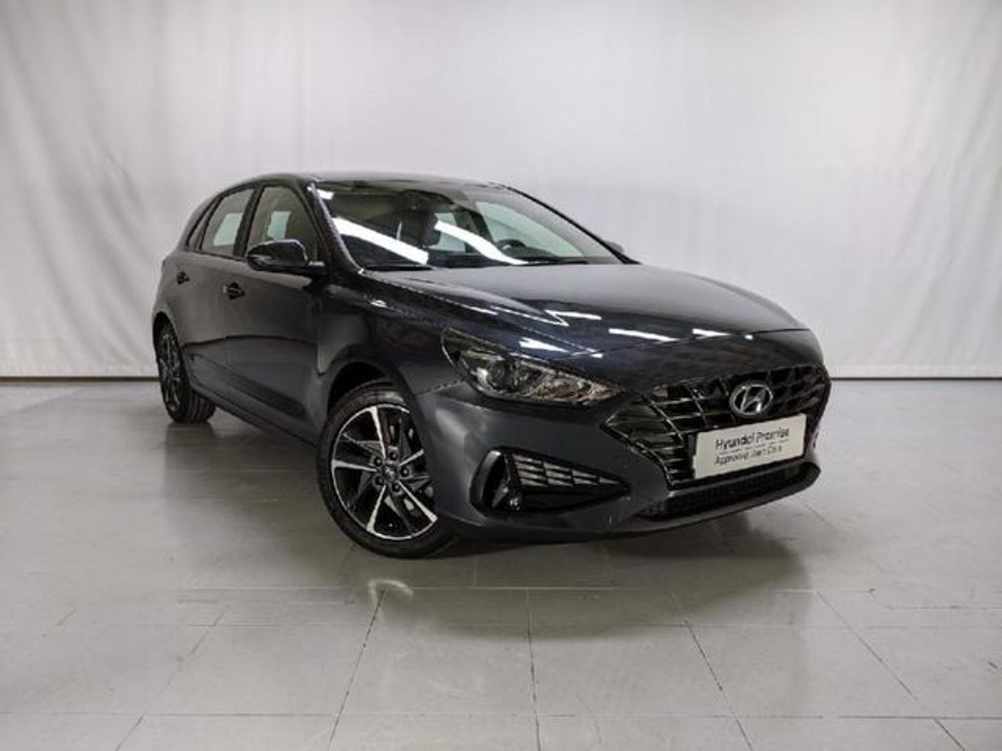 Hyundai i30 1.5 DPI Klass SLX 81 kW (110 CV) Gris Sedan