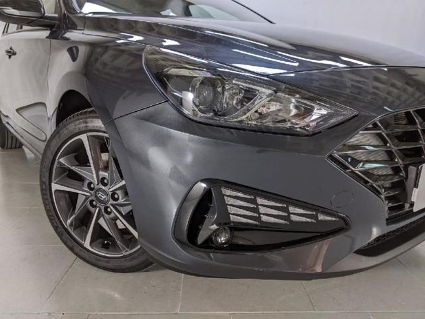 Hyundai i30 1.5 DPI Klass SLX 81 kW (110 CV) Gris Sedan