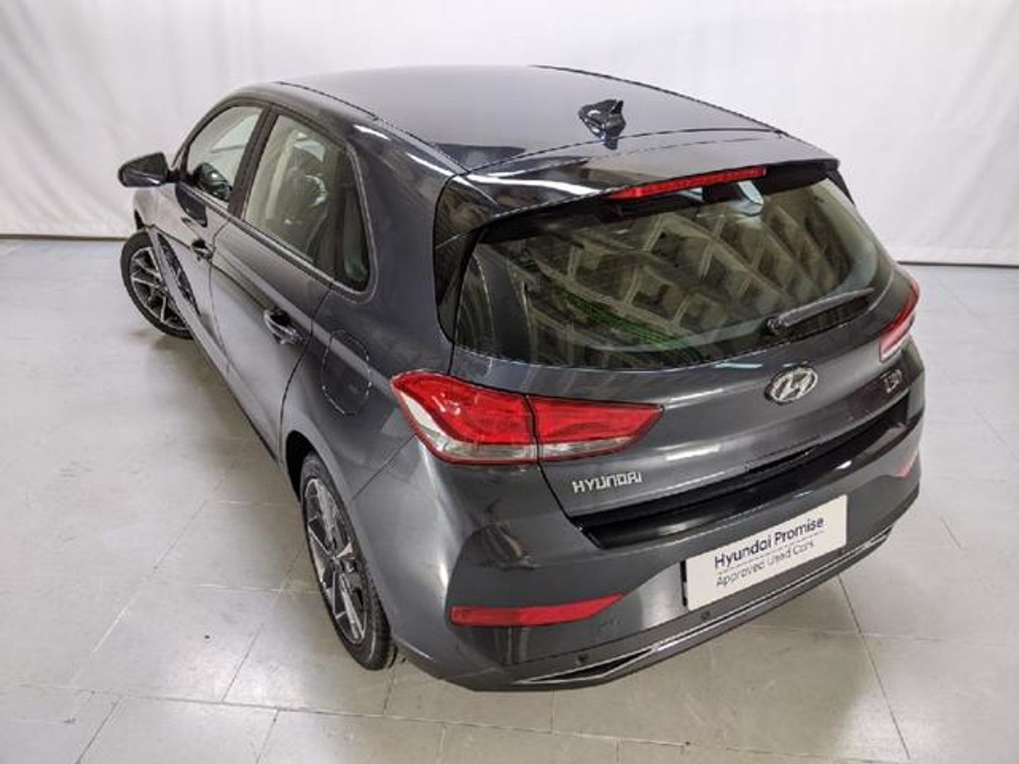 Hyundai i30 1.5 DPI Klass SLX 81 kW (110 CV) Gris Sedan