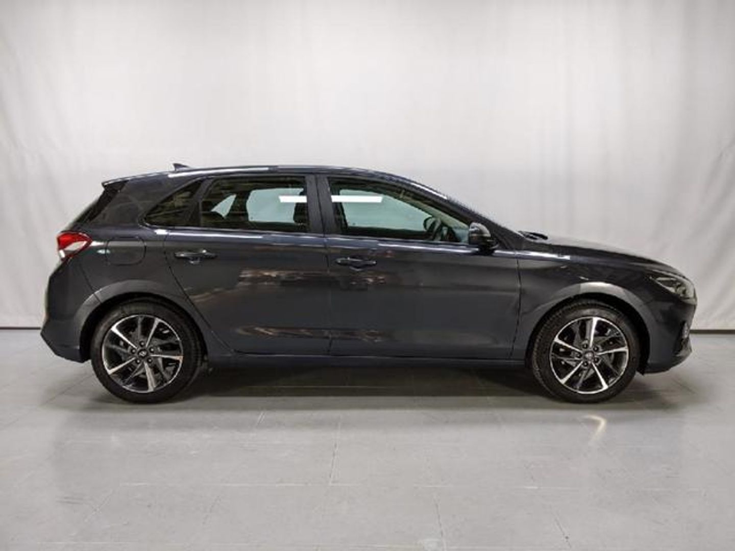 Hyundai i30 1.5 DPI Klass SLX 81 kW (110 CV) Gris Sedan