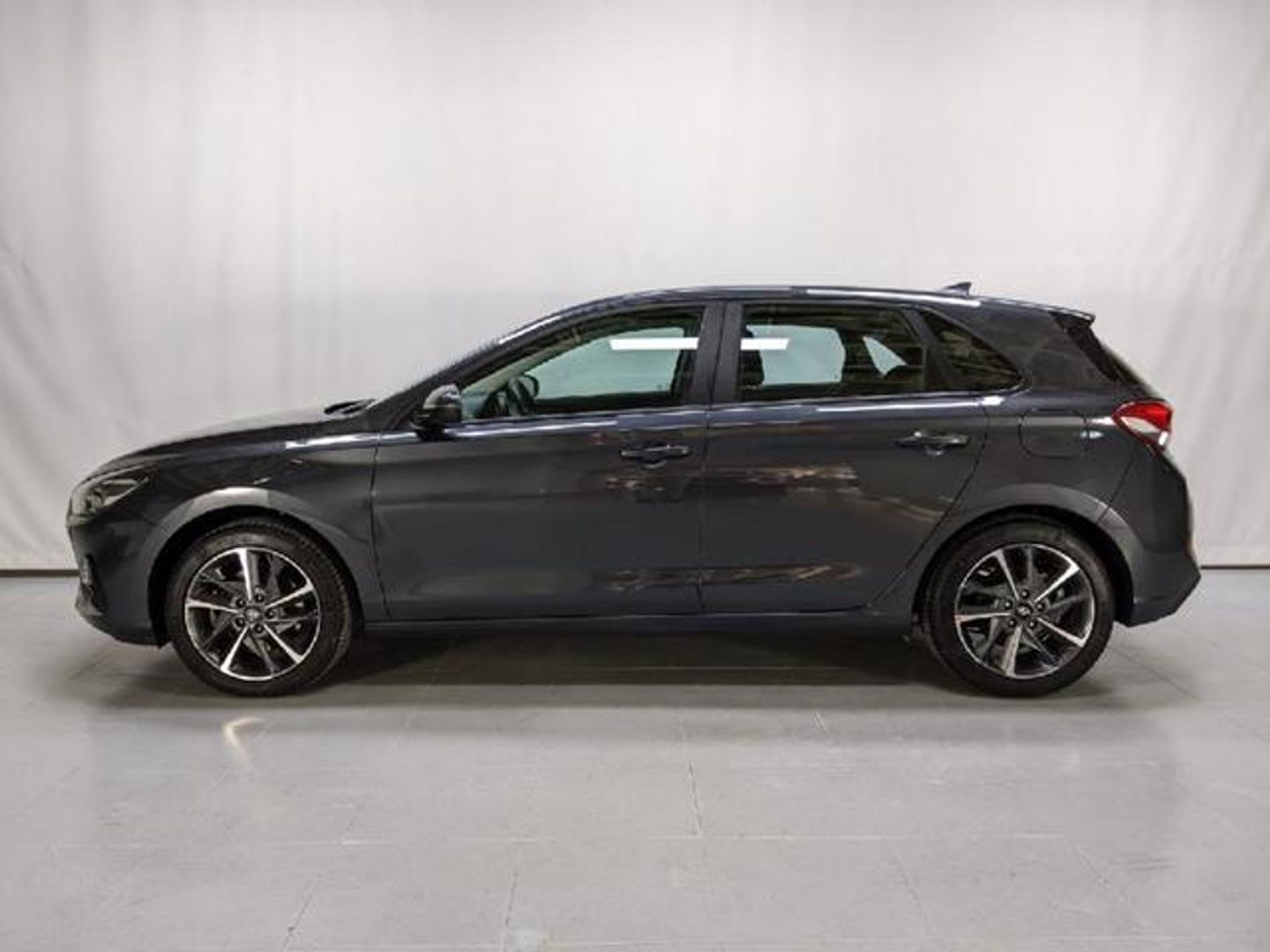 Hyundai i30 1.5 DPI Klass SLX 81 kW (110 CV) Gris Sedan