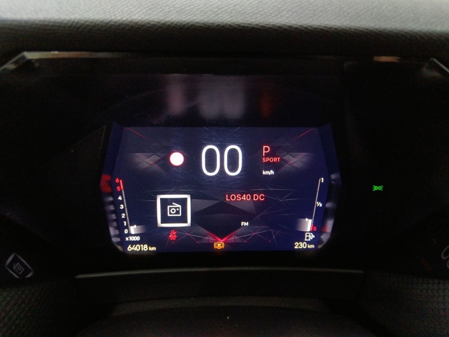 DS DS4 BlueHDi 130 Trocadero Auto 96 kW (130 CV) Gris Sedan