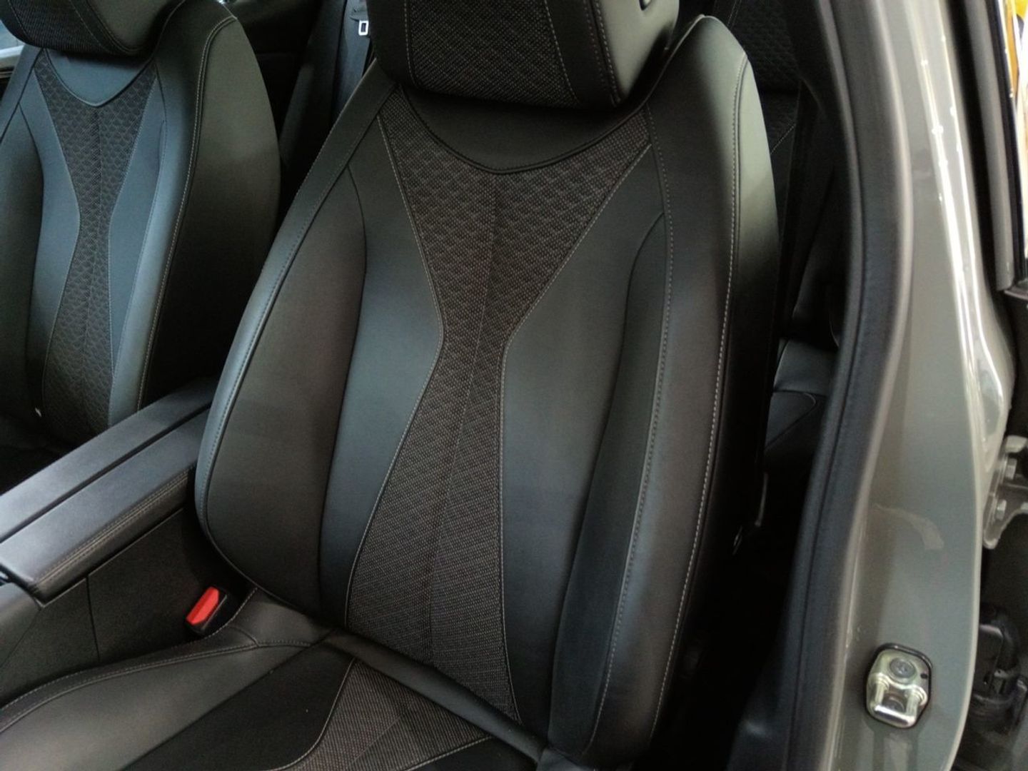 DS DS4 BlueHDi 130 Trocadero Auto 96 kW (130 CV) Gris Sedan