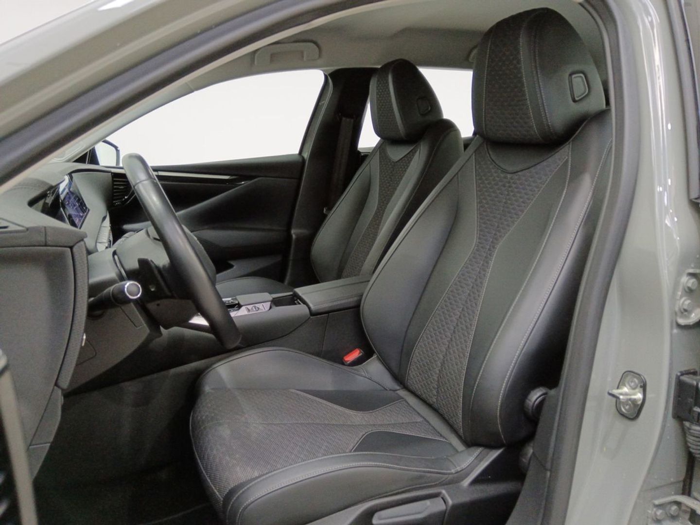 DS DS4 BlueHDi 130 Trocadero Auto 96 kW (130 CV) Gris Sedan